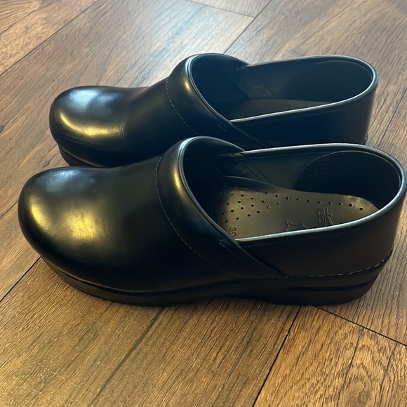 Dansko black clogs size 39 - Picture 7 of 13